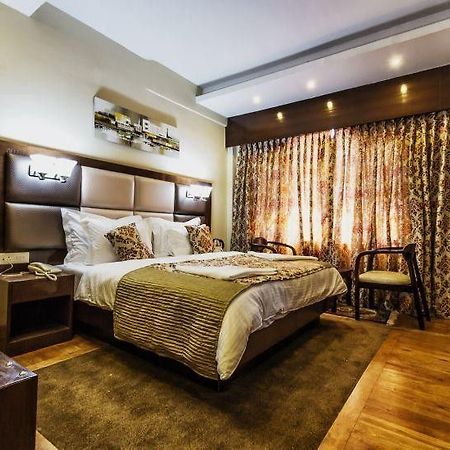 The Pride Inn Srīnagar エクステリア 写真